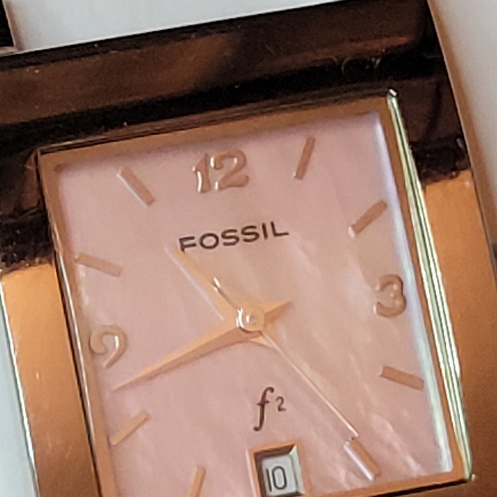 Fossil f2 pink watch (no band)